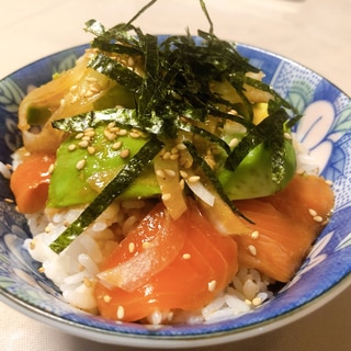 パパッと★サーモンアボカド丼★